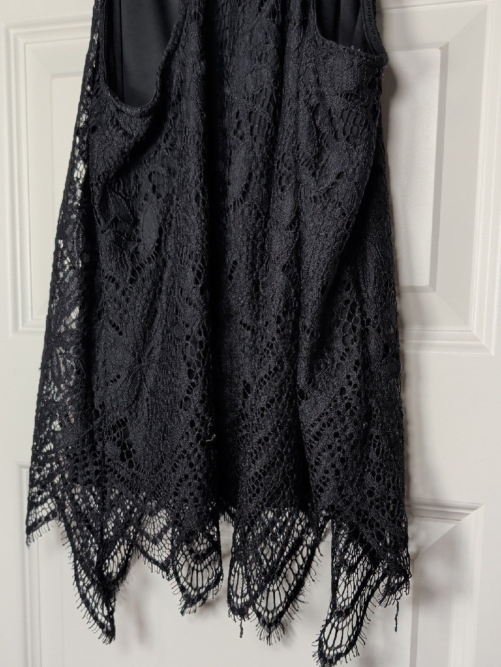 Black Lace Camisole Tank Top - Women - Picture 7 of 7